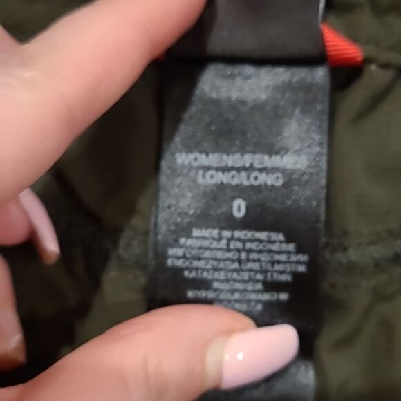 The north face womens army green nylon Bermuda shorts size 0 - Picture 5 of 10